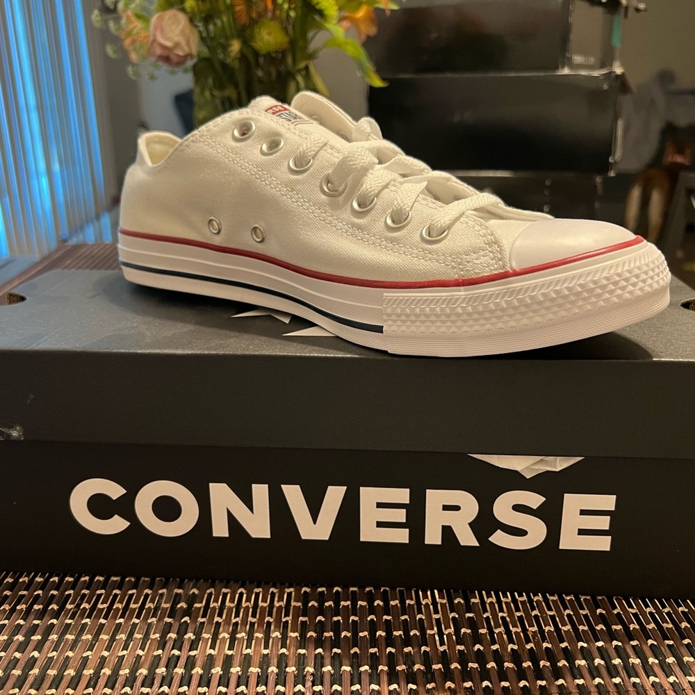 NWT-Converse white Chuck Taylor Low Tops Wide width